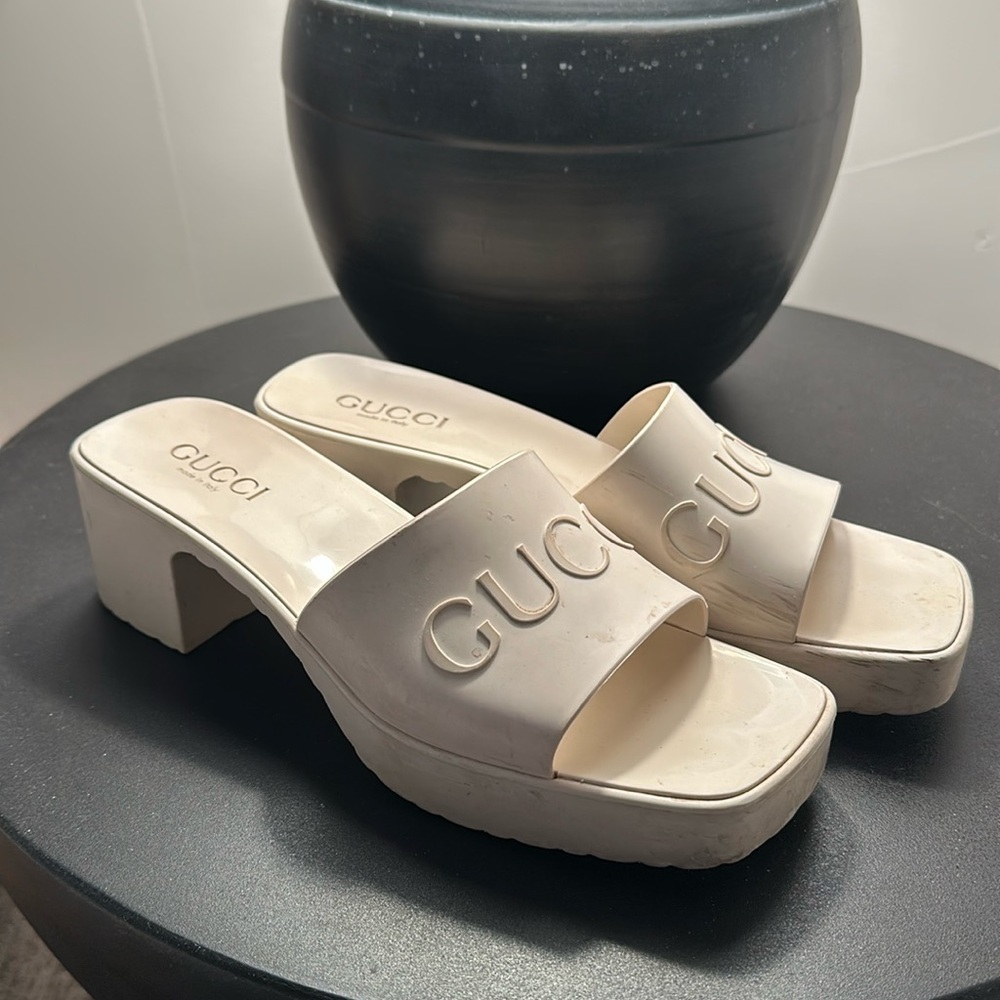 GUCCI white rubber slides/heels - size 39